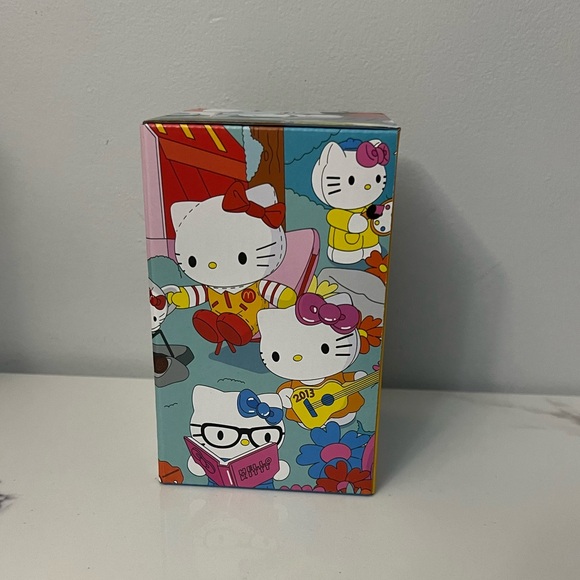 NEW McDonalds Hello Kitty & Snoopy Peanuts Glass Collector Cup - Picture 2 of 9